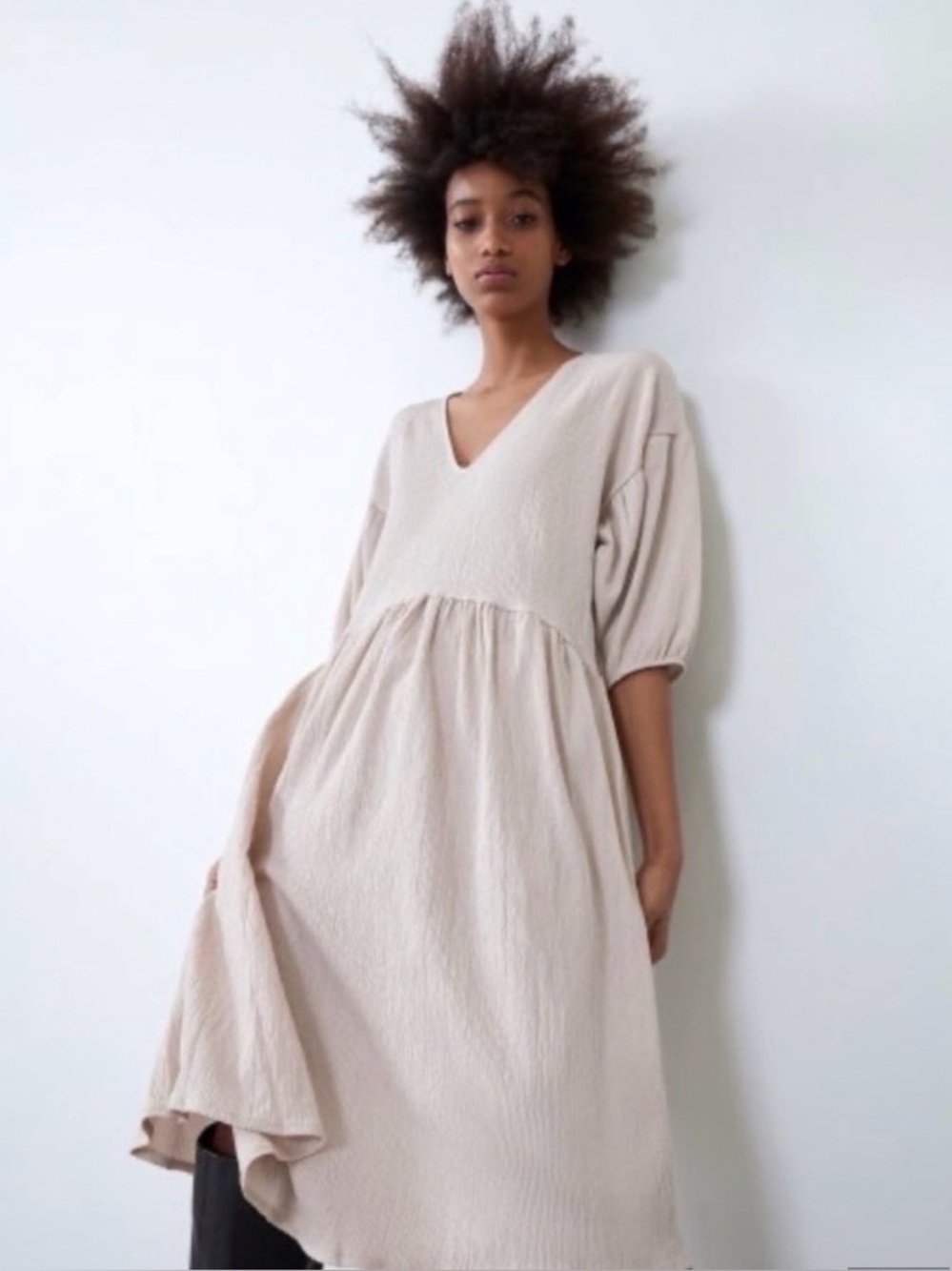NWOT Zara bohemian midi loose fitting biege/light tan dress.